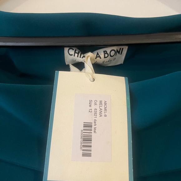 Chaira Boni Melania Off Shoulder Mini Midi
Dress Dark Green Emerald - Picture 1 of 7